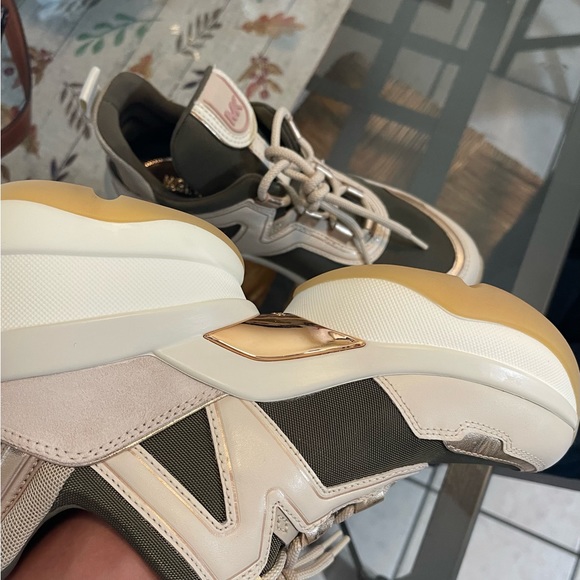 Like new! Only used once inside the house! - Picture 12 of 14